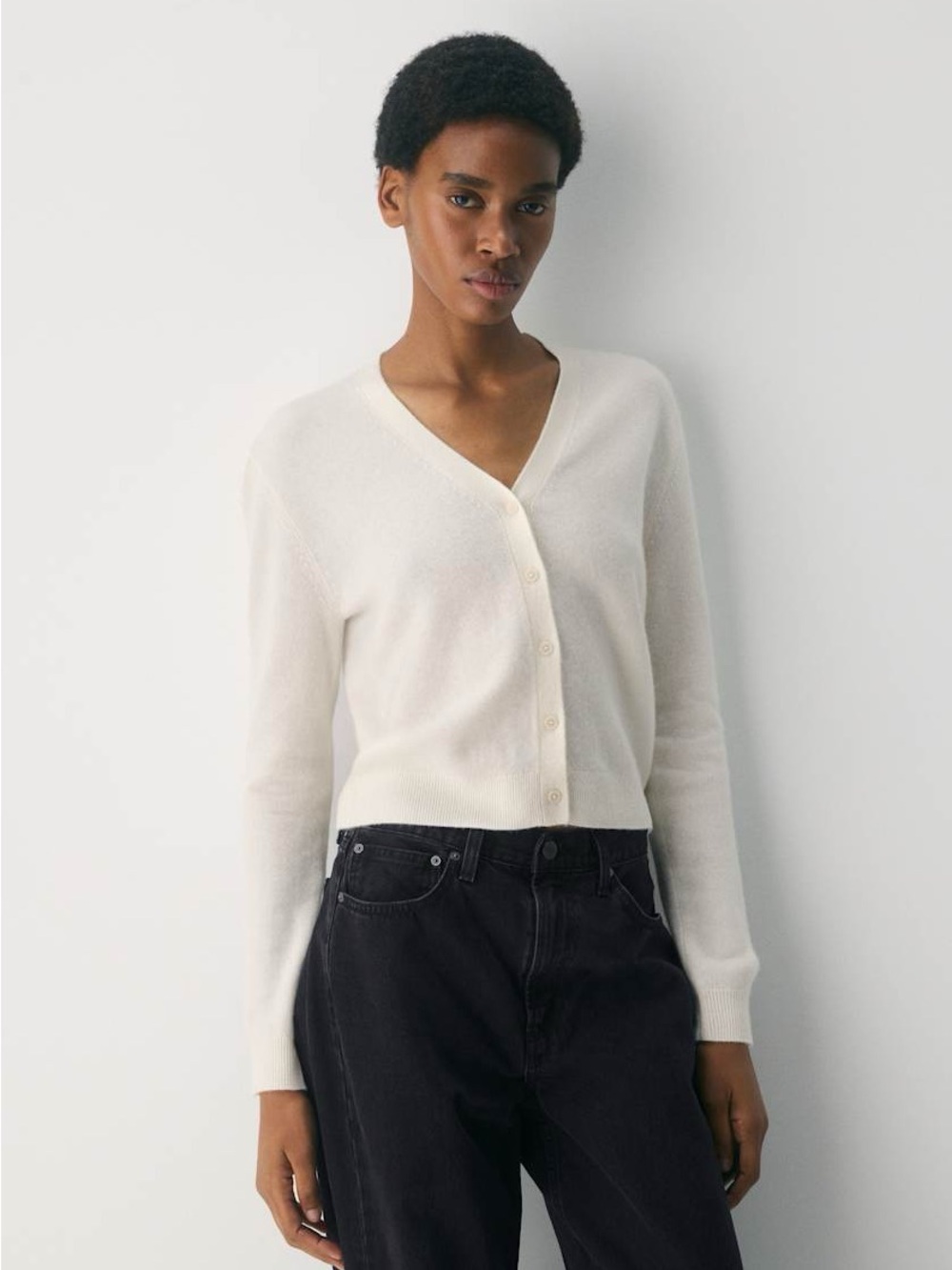 Aritzia Ivory V-Neck Button-Front Cropped Cashmere Cardigan